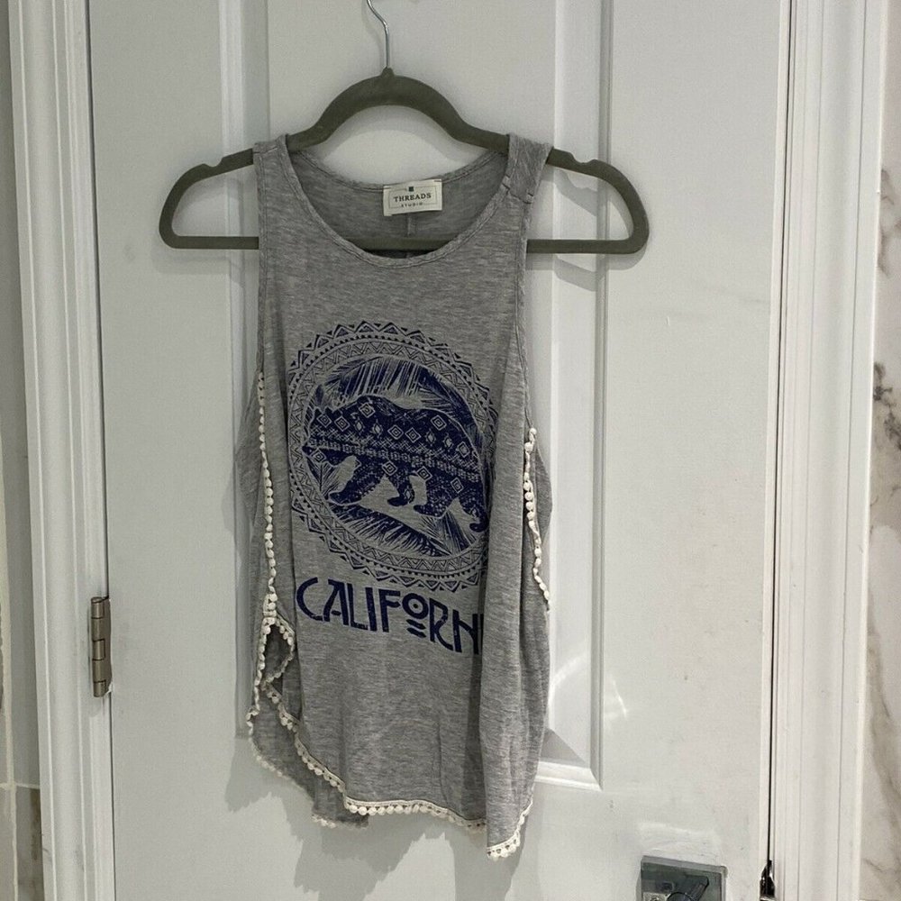 Threads Studio Grey California Tank Top Size Small